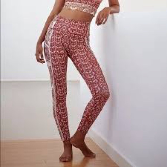 Free People Movement You’re A Peach Leggings - Picture 2 of 12